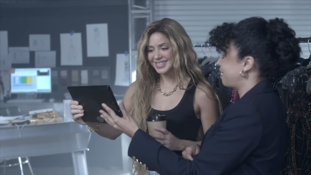 SHAKIRA EPSON CREANDO UN SHOW JUNTOS